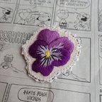 作品パンジーの刺繍ブローチ/パープルのパンジー