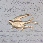 作品BEHOLD− 燕 カン付き 1個 鳥 ツバメ アメリカ製 パーツ スタンピング ヴィンテージ風