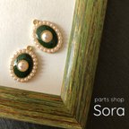 作品【SALE】［4pcs］パール風ビーズのエナメルチャーム［グリーン］ハンドメイド＊アクセサリーパーツ＊素材