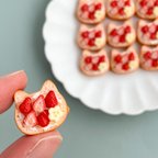 作品もりもり苺のねこ食パン🍓