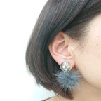 作品#106  ファー付きレジンピアス/イヤリング  ダスティブルー