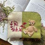 作品🧸felt  de patchworkテディベアのポーチ🧸