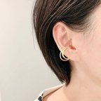 作品Crescent moon earcuff（ゴールド）