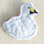 作品【刺繍ブローチ】＊白鳥