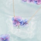 作品紫陽花のネックレス♡手染めシルク /パープルグラデーション　 母の日　ギフト　つまみ細工　和小物　フォーマル　パーティ　結婚式　プレゼント　あじさい　雨　透明感　グラデーション　贈り物