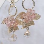 作品ピンクの小花咲くボタニカルピアス