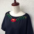 作品ハンド刺繍のドルマンスリーブブラウス