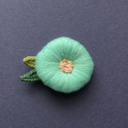 作品大きなお花の刺繍アクセサリー（エメラルドグリーン）