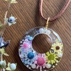 作品レジン　アクセサリー　お花のネックレス　ペンダント