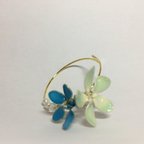 作品可愛いお花のフープピアス