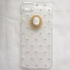 作品カメオとパールのiPhoneケース(white)