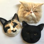 作品【オーダーメイド】でかねこ壁掛けバッヂ　羊毛フェルト　猫　※単色さん割引きアリ