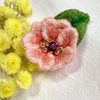 作品春色ピンク『お花の刺繍ブローチ』