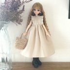 作品再ショルダーフリル⭐︎ノースリーブワンピース　【生成り】ドール服　リカちゃん　ruruko　