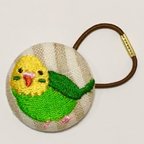 作品【再販】セキセイインコの刺繍ヘアゴム（黄緑）