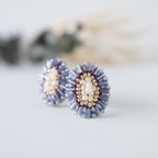 作品オートクチュール刺繍のピアス Oval-03／ Purple×Blue ※イヤリングに変更可