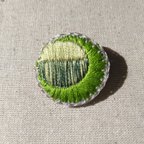 作品月の刺繍ブローチ/ｸﾞﾘｰﾝ