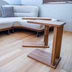 作品良質な無垢家具　贅沢な無垢一枚板が奏でるバイカラーがおしゃれなソファーテーブル　コの字テーブル