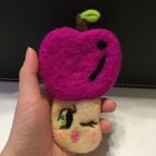 作品🍎りんご姫🐑羊毛フェルト🐑バッチ🍎