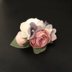 作品バラと紫陽花のふんわりコサージュ