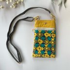 作品レトロ お花刺繍 マスタード お出かけしたくなる スマホポシェット ギフト 母の日 スマホショルダー