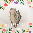 作品【新作】ヤマメちゃん(魚)とねこ(グレー) プラバンブローチ