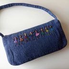 作品☆再入荷☆　サラッと持ちたい、カジュアルな愛らしさ。　シルクジーンズのビーズ刺繍バッグ　－ダンスする女の子－