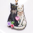 作品白猫と黒猫のカップルのネックレス レジン リボン 薔薇 ハート 紫 ねこ