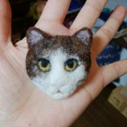 作品女子力の高い目つきの猫ブローチ