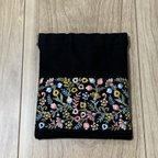 作品インド刺繍リボン×帆布生地 【バネ口ポーチ】 黒色×カラフル小花柄