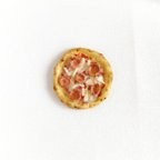 作品サラミのピザ　ミニチュアフード