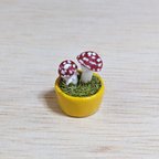 作品【ミニチュア】きのこの鉢植え黄色　ベニテングタケA【オビツ11】