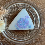 作品紫陽花刺繍の三角パッチンピン