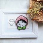 作品＊刺繍ブローチ＊いちご王子ハチワレ＊