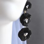 作品【ノワール】　黒い花と ビジュー　オートクチュール刺繡ブライダルイヤリング