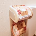 作品パッチワークプリントのトイレットペーパーホルダー　ピンク