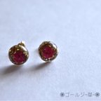 作品ゴールドとお花 のピアス