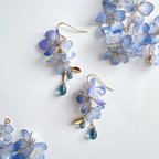 作品水彩のネモフィラ  ピアス/イヤリング  ディップアート アメリカンフラワー ワイヤー レジン 青 推し活 紫 ブルー デート お呼ばれ 春 