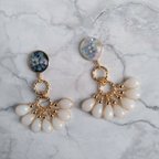 作品シェルと雫のタッセルピアス (白) #22;   Tassel earring (white) #22