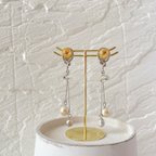 作品〔 ピアス 〕 揺れるデザイン かすみ草 コットンパール 淡水パール 華奢 レジンアクセサリー