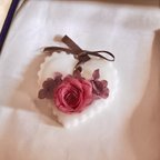 作品【主役はわたし】ミニバラと紫陽花のアロマワックスサシェ