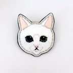 作品猫ちゃんの刺繍ブローチ(白猫)