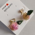 作品ピンクの薔薇のピアス