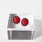 作品little glossy 刺繍 ピアス - red × dark gray - 赤