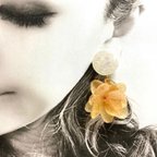 作品秋冬にオススメ！ベージュの紫陽花×ホワイトカボションのピアスorイヤリング①