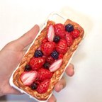 作品いいね100\♡↑/ベリーデニッシュのスマホケース