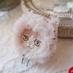 作品猫　刺繍ブローチ　もこもこフードをかぶりました　あったかい　猫ちゃん　アクセサリー　猫刺繍