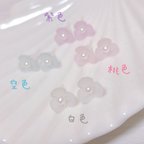 作品【送料無料】磨り硝子風 小さいお花ピアス