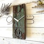 作品錆びた鉄と古い木材の掛け時計