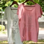 作品おすわりうさぎのTシャツ